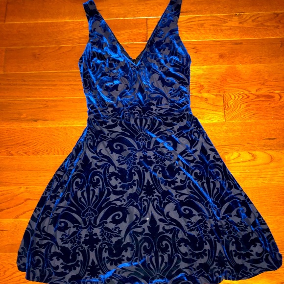 $10 SALE! πGORGEOUS BLUE VELVET DRESS XS - Picture 1 of 2